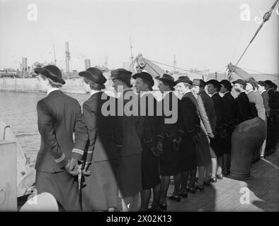 Präsident Roosevelt und Premierminister Churchill trafen sich am 14. Januar 1943 in der Nähe von Casablanca mit ihren Stabschefs, um die Strategie der Alliierten für die Offensive 1943 zu koordinieren. Die Generäle de Gaulle und Giraud diskutierten über die Vereinigung der französischen Kriegsanstrengungen. Beamte des Frauendienstes gingen an Bord der HMS Bulolo, die an der Konferenz nach Nordafrika teilnahm. Stockfoto
