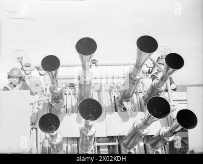 AN BORD DES SCHLACHTSCHIFFS HMS RODNEY. SEPTEMBER 1940. - Blick auf den mehrfachen Bommel Stockfoto