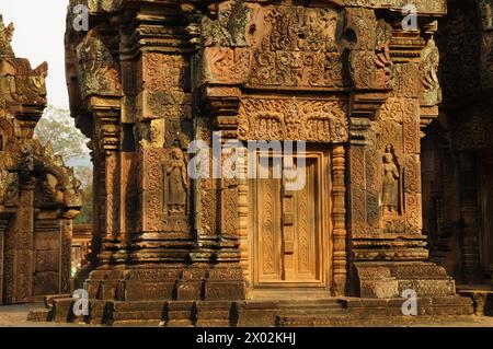 Banteay Srei Inner Sanctuary, Hindutempel gewidmet Lord Shiva, Angkor, UNESCO-Weltkulturerbe, Siem Reap, Kambodscha, Indochina, Südostasien Stockfoto