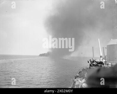 Am 12. Mai 1944 führte die HMS Dido, begleitet von amerikanischen Zerstörern, ein schikanierendes Feuer in der Region Terracina auf dem Appian Way aus und Griff feindliche Artillerie gegen die Fünfte Armee in Gaeta, Mittelmeer, ein. Stockfoto