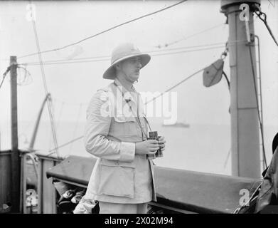 DAKAR BETRIEB. SEPTEMBER 1940 AN BORD DER SS WESTLAND WÄHREND DER REISE. - General de Gaulle auf der Brücke der SS Westland während der Operationen Stockfoto