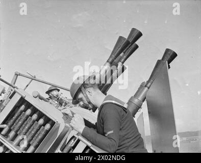 AN BORD DES SCHLACHTSCHIFFS HMS RODNEY. SEPTEMBER 1940. - Blick auf den mehrfachen Bommel Stockfoto