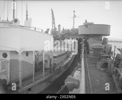 AN BORD DER HMS EASTWAY, DER ERSTEN ANLEGESTELLE. 30. NOVEMBER UND 1. DEZEMBER 1943, GREENOCK. - LCT im LSD, ein Blick nach vorne Stockfoto