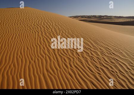 Malerische orange Dünen von Ubari, Sahara Wüste, Libyen, Nordafrika, Afrika Stockfoto