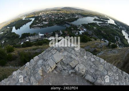 Blick vom Schloss Rozafa auf den Fluss Buna, Shkoder, Albanien, Europa Stockfoto