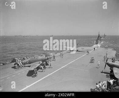 MALTA KONVOI. 10-12. AUGUST 1942. - SeeHurrikane auf dem Flugdeck der HMS UNBEZÄHMBAR Stockfoto