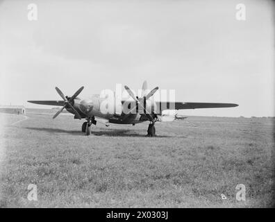 US-AMERIKANISCHE FLUGZEUGE IM ROYAL AIR FORCE-DIENST, 1939–1945: MARTIN MODEL 179 MARAUDER. - Marauder Mark III., HD402, von der Versuchsanstalt für Flugzeuge und Rüstung, in Boscombe Down, Wiltshire Royal Air Force, Aeroplane and Armament Experimental Establishment Stockfoto