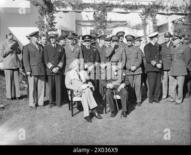 Am 14. Januar 1943 in der Nähe von Casablanca traf Präsident Roosevelt Churchill und ihre Stabschefs, um die Strategie der Alliierten für 1943 zu planen. General de Gaulle und General Giraud nahmen ebenfalls an Diskussionen über die Kriegsanstrengungen des französischen Reiches teil. Stockfoto