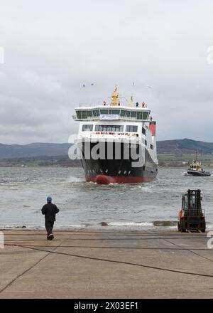 April 2024. Greenock Schottland, Großbritannien. Ferguson Marine startet ihre zweite Fähre „Glen Rosa“, die für Caledonia Maritime Assets Limited gebaut wurde, um die Insel Arran zu bedienen. Gutschrift. Douglas Carr/Alamy Live News Stockfoto