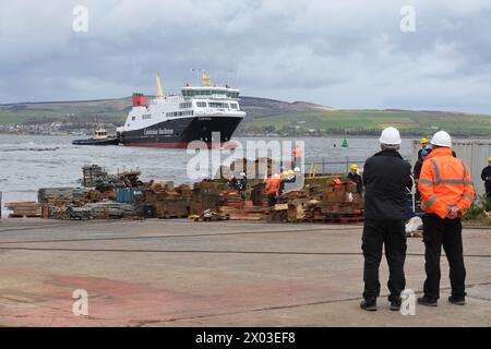 April 2024. Greenock Schottland, Großbritannien. Ferguson Marine startet ihre zweite Fähre „Glen Rosa“, die für Caledonia Maritime Assets Limited gebaut wurde, um die Insel Arran zu bedienen. Gutschrift. Douglas Carr/Alamy Live News Stockfoto