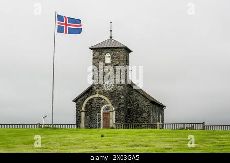 Sehr alte Steinkirche Thingeyrak (Thingeyrakirkja) in Island Stockfoto