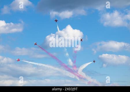 , Türkei - 28.04.2023 Die Türkischen Sterne (Türkisch: Türk Yıldızları). Jet-Flugzeuge. Flugzeuge der Luftwaffe, die arbeiten. Teknofest. Stockfoto