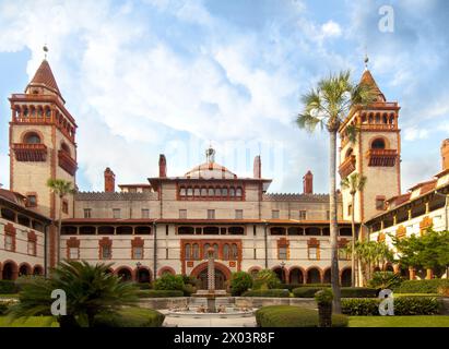 Flagler College, früher Ponce de Leon Hotel, heute ein historisches Wahrzeichen, wurde 1887 von Henry M. Flagler - St. Augustine, Florida, USA Stockfoto