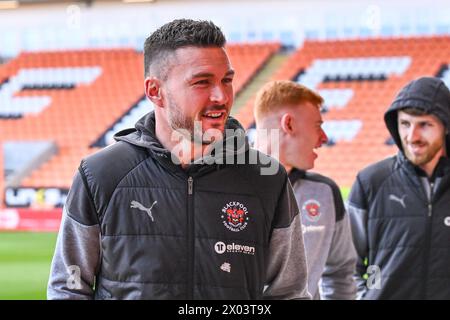 Richard O’Donnell von Blackpool kommt vor dem Spiel Blackpool gegen Fleetwood Town in der Bloomfield Road, Blackpool, Vereinigtes Königreich, 9. April 2024 (Foto: Craig Thomas/News Images) in, am 9. April 2024. (Foto: Craig Thomas/News Images/SIPA USA) Credit: SIPA USA/Alamy Live News Stockfoto