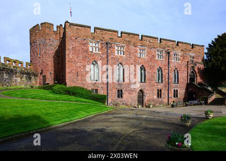 Shrewsbury, Großbritannien - 19. März 2024; Shrewsbury Castle ist ein Gebäude aus rotem Sandstein, das unter Denkmalschutz steht Stockfoto