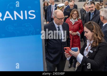 Barcelona, 09.04.2024, der Fürst von Monaco, Albert II., besucht die Ausstellung seiner Stiftung über Monaco Explorations Oceans im Rahmen der UNESCO-Konferenz über die Ozeane, die in diesen Tagen in Barcelona El Príncipe de Mónaco, Alberto II, stattfindet. visita la exposición de su Fundación erfahre mehr über Monaco Explorations en el marco de la conferencia Década del Océano de la UNESCO que se días celebrando estos está en Barcelona. Auf dem Bild: Albert II., Prinz von Monaco, News cronaca-Barcelona, Spanien Dienstag, 9. april, 2024 (Foto: Eric Renom/LaPresse) Stockfoto