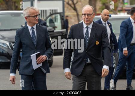 Barcelona, 09.04.2024, der Fürst von Monaco, Albert II., besucht die Ausstellung seiner Stiftung über Monaco Explorations Oceans im Rahmen der UNESCO-Konferenz über die Ozeane, die in diesen Tagen in Barcelona El Príncipe de Mónaco, Alberto II, stattfindet. visita la exposición de su Fundación erfahre mehr über Monaco Explorations en el marco de la conferencia Década del Océano de la UNESCO que se días celebrando estos está en Barcelona. Im Bild: Albert II., Prinz von Monaco News cronaca -Barcelona, Spanien Dienstag, 9. april 2024 (Foto: Eric Renom/LaPresse) Stockfoto