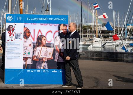 Barcelona, 09.04.2024, der Fürst von Monaco, Albert II., besucht die Ausstellung seiner Stiftung über Monaco Explorations Oceans im Rahmen der UNESCO-Konferenz über die Ozeane, die in diesen Tagen in Barcelona El Príncipe de Mónaco, Alberto II, stattfindet. visita la exposición de su Fundación erfahre mehr über Monaco Explorations en el marco de la conferencia Década del Océano de la UNESCO que se días celebrando estos está en Barcelona. Auf dem Bild: Albert II., Prinz von Monaco, News cronaca-Barcelona, Spanien Dienstag, 9. april, 2024 (Foto: Eric Renom/LaPresse) Stockfoto