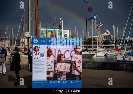 Barcelona, 09.04.2024, der Fürst von Monaco, Albert II., besucht die Ausstellung seiner Stiftung über Monaco Explorations Oceans im Rahmen der UNESCO-Konferenz über die Ozeane, die in diesen Tagen in Barcelona El Príncipe de Mónaco, Alberto II, stattfindet. visita la exposición de su Fundación erfahre mehr über Monaco Explorations en el marco de la conferencia Década del Océano de la UNESCO que se días celebrando estos está en Barcelona. Auf dem Bild: Albert II., Prinz von Monaco, News cronaca-Barcelona, Spanien Dienstag, 9. april, 2024 (Foto: Eric Renom/LaPresse) Stockfoto