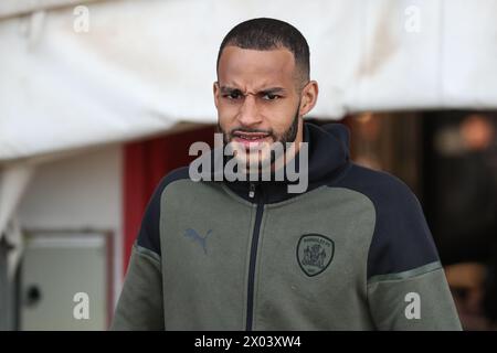 Barry Cotter aus Barnsley kommt während des Spiels der Sky Bet League 1 Stevenage gegen Barnsley im Lamex Stadium, Stevenage, Großbritannien, 9. April 2024 (Foto: Alfie Cosgrove/News Images) Stockfoto