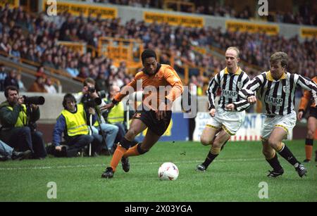 Wolverhampton Wanderers / Notts County in Molineux 10/12/94 1-0 Mark Rankine mit Chris Marsden Bild von Sam Bagnall Stockfoto