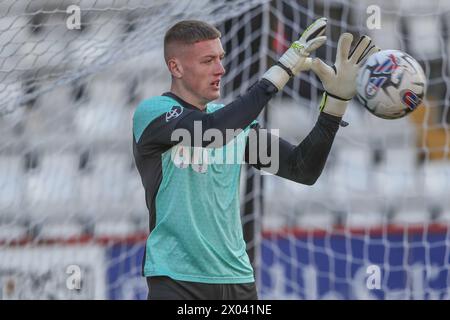 Rogan Ravenhill von Barnsley im Vorspiel während des Spiels Stevenage gegen Barnsley in der Sky Bet League 1 im Lamex Stadium, Stevenage, Großbritannien, 9. April 2024 (Foto: Alfie Cosgrove/News Images) Stockfoto