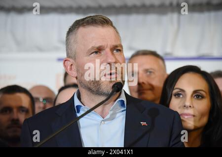 Bratislava, Slowakei. April 2024. Peter Pellegrini, neu gewählter slowakischer Präsident, spricht in seinem Wahlkampfsitz in Bratislava mit Journalisten. Peter Pellegrini gewann die Präsidentschaftswahlen und übertraf damit den ehemaligen slowakischen Außenminister Ivan Korcok. (Foto: Tomas Tkacik/SOPA Images/SIPA USA) Credit: SIPA USA/Alamy Live News Stockfoto