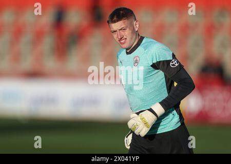 Stevenage, Großbritannien. April 2024. Rogan Ravenhill von Barnsley im Vorspiel während des Sky Bet League 1 Matches Stevenage gegen Barnsley im Lamex Stadium, Stevenage, Vereinigtes Königreich, 9. April 2024 (Foto: Alfie Cosgrove/News Images) in Stevenage, Vereinigtes Königreich am 9. April 2024. (Foto: Alfie Cosgrove/News Images/SIPA USA) Credit: SIPA USA/Alamy Live News Stockfoto