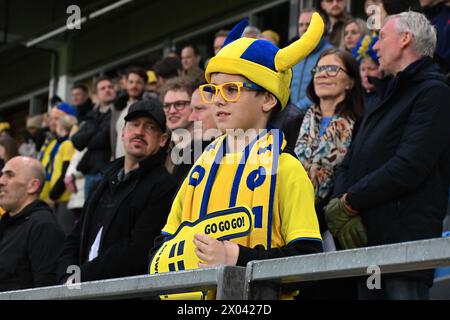 Göteborg, Schweden. April 2024. Gamla Ullevi, Göteborg, Schweden, 9. April 2024: Schwedischer Unterstützer beim Euro-Qualifikationsspiel am 9. April 2024 zwischen Schweden und Frankreich bei Gamla Ullevi in Göteborg, Schweden (Peter Sonander/SPP) Credit: SPP Sport Press Photo. /Alamy Live News Stockfoto