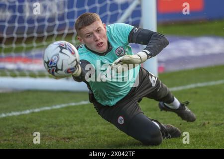 Rogan Ravenhill von Barnsley im Vorspiel während des Spiels Stevenage gegen Barnsley in der Sky Bet League 1 im Lamex Stadium, Stevenage, Großbritannien, 9. April 2024 (Foto: Alfie Cosgrove/News Images) Stockfoto