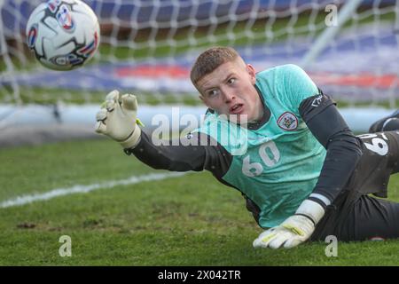 Rogan Ravenhill von Barnsley im Vorspiel während des Spiels Stevenage gegen Barnsley in der Sky Bet League 1 im Lamex Stadium, Stevenage, Großbritannien, 9. April 2024 (Foto: Alfie Cosgrove/News Images) Stockfoto