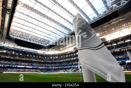 Ein allgemeiner Blick auf das Santiago Bernabeu Stadion, Madrid, mit geschlossenem Dach, vor dem Viertelfinale der UEFA Champions League, dem ersten Legspiel zwischen Real Madrid und Manchester City. Bilddatum: Dienstag, 9. April 2024. Stockfoto