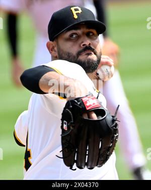 Pittsburgh, Usa. April 2024. Pittsburgh Pirates Pitcher Martín Pérez (54) startet gegen die Detroit Tigers im PNC Park am Dienstag, den 9. April 2024 in Pittsburgh. Foto: Archie Carpenter/UPI Credit: UPI/Alamy Live News Stockfoto