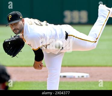 Pittsburgh, Usa. April 2024. Pittsburgh Pirates Pitcher Martín Pérez (54) startet gegen die Detroit Tigers im PNC Park am Dienstag, den 9. April 2024 in Pittsburgh. Foto: Archie Carpenter/UPI Credit: UPI/Alamy Live News Stockfoto