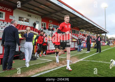 Stevenage, Großbritannien. April 2024. Sam Cosgrove aus Barnsley kam zum Aufwärmen während des Spiels Stevenage gegen Barnsley der Sky Bet League 1 im Lamex Stadium, Stevenage, Großbritannien, 9. April 2024 (Foto: Mark Cosgrove/News Images) in Stevenage, Großbritannien am 9. April 2024. (Foto: Mark Cosgrove/News Images/SIPA USA) Credit: SIPA USA/Alamy Live News Stockfoto