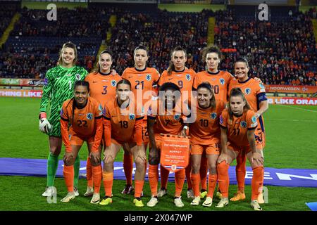 BREDA - Top-Reihe (l-r) Holland Torhüter Lize Kop, Caitlin Dijkstra aus Holland, Damaris Egurrola aus Holland, Romee Leuchter aus Holland, Dominique Janssen aus Holland, Sherida Spitse aus Holland. Erste Reihe (l-r) Esmee Brugts aus Holland, Kerstin Casparij aus Holland, Lineth Beerensteyn aus Holland, Danielle van de Donk aus Holland, Victoria Pelova aus Holland während des Qualifikationsspiels der Frauen in der Gruppe A1 zwischen den Niederlanden und Norwegen im Stadion Rat Verlegh am 9. April; 2024 in Breda, Niederlande. ANP GERRIT VAN KÖLN Stockfoto