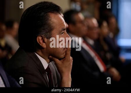 Mexiko-Stadt, Mexiko. April 2024. Gouverneur des Bundesstaates Veracruz, Cuitlahuac Garcia während des Pressegesprächs des mexikanischen Präsidenten Lopez Obrador im Nationalpalast. (Kreditbild: © Luis Barron/OKULARIS Via ZUMA Press Wire) NUR REDAKTIONELLE VERWENDUNG! Nicht für kommerzielle ZWECKE! Stockfoto