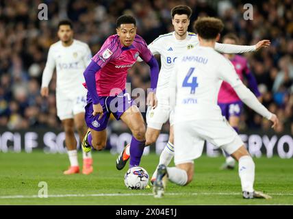 Sunderlands Jobe Bellingham (links) in Aktion während des Sky Bet Championship Matches in Elland Road, Leeds. Bilddatum: Dienstag, 9. April 2024. Stockfoto