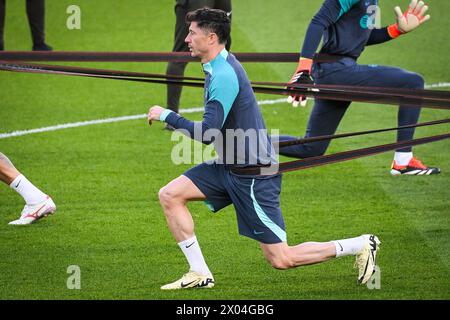 Paris, Frankreich. April 2024. Robert LEWANDOWSKI aus Barcelona während des Trainings des FC Barcelona vor der UEFA Champions League, Viertelfinale, 1. Leg-Fußballspiel zwischen Paris Saint Germain und FC Barcelona am 9. April 2024 im Parc des Princes Stadion in Paris, Frankreich - Foto Matthieu Mirville/DPPI Credit: DPPI Media/Alamy Live News Stockfoto