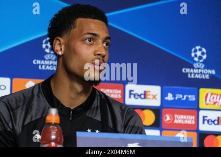 felix Nmecha bei der Pressekonferenz nach der Ankunft in Madrid zum Viertelfinale der UEFA Champions League gegen Atletico Madrid in Civitas Metropol Stockfoto