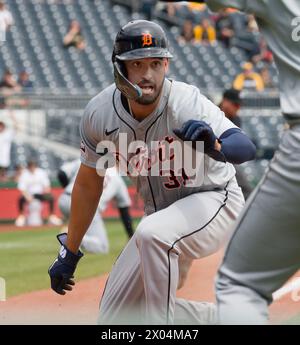 Pittsburgh, Usa. April 2024. Detroit Tigers Outfielderin Riley Greene (31)) erzielte am Dienstag, den 9. April 2024 in Pittsburgh den Vorsprung im neunten Inning der Tigers 5-3 gegen die Pittsburgh Pirates im PNC Park. Foto: Archie Carpenter/UPI Credit: UPI/Alamy Live News Stockfoto