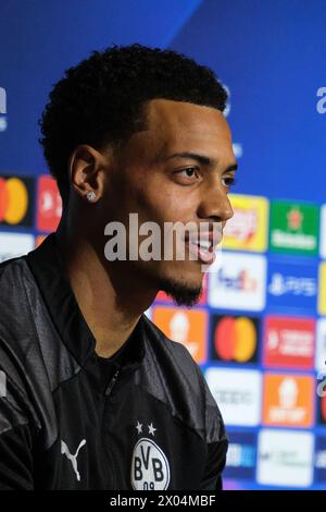 felix Nmecha bei der Pressekonferenz nach der Ankunft in Madrid zum Viertelfinale der UEFA Champions League gegen Atletico Madrid in Civitas Metropol Stockfoto