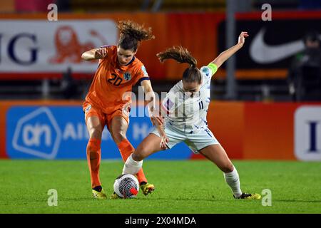 BREDA - (l-r) Dominique Janssen aus Holland, Guro Reiten aus Norwegen während des Qualifikationsspiels der Frauen in der Gruppe A1 zwischen den Niederlanden und Norwegen im Rat Verlegh Stadion am 9. April 2024 in Breda, Niederlande. ANP GERRIT VAN KÖLN Stockfoto