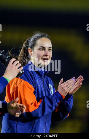 BREDA, NIEDERLANDE - 9. APRIL: Caitlin Dijkstra aus den Niederlanden applaudiert den Fans während der UEFA Women's Euro 2025 Gruppe, Einem Qualifikationsspiel am 2. Tag zwischen den Niederlanden und Norwegen im Rat Verlegh Stadion am 9. April 2024 in Breda, Niederlande. (Foto: Joris Verwijst/Orange Pictures) Stockfoto