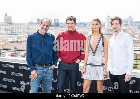 Rom, Italien. April 2024. Luca Guadagnino, Josh O'Connor, Zendaya und Mike Faist nehmen am Fotoruf des neuen Films „Challengers“ auf der Terrasse des Hassler Hotels mit Blick auf die Innenstadt Roms Teil. Quelle: SOPA Images Limited/Alamy Live News Stockfoto