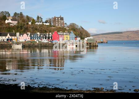 Blick auf Tobermory auf der Isle of Mull, Argyll und Bute, Schottland, Europa im Frühjahr 2024 Stockfoto