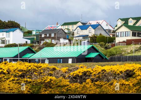 Ein Haus mit einer Union Jack Flag auf dem Dach, Stanley, Falkland Islands, Samstag, 02. Dezember, 2023. Foto: David Rowland / One-Image.com Stockfoto