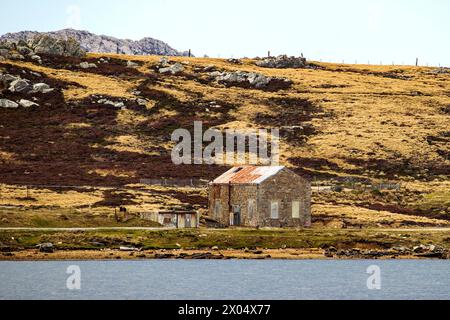 Stone Cottage auf einem Hügel in Stanley, Falklandinseln, Samstag, 02. Dezember 2023. Foto: David Rowland / One-Image.com Stockfoto