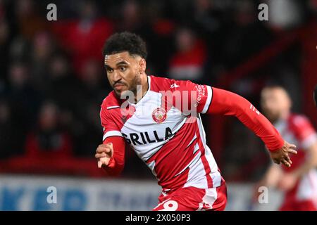 Jamie Reid (19 Stevenage) während des Spiels der Sky Bet League 1 zwischen Stevenage und Barnsley im Lamex Stadium, Stevenage am Dienstag, den 9. April 2024. (Foto: Kevin Hodgson | MI News) Credit: MI News & Sport /Alamy Live News Stockfoto