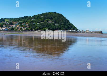 UK, Somerset, Minehead Beach mit Blick auf den Hafen. Stockfoto